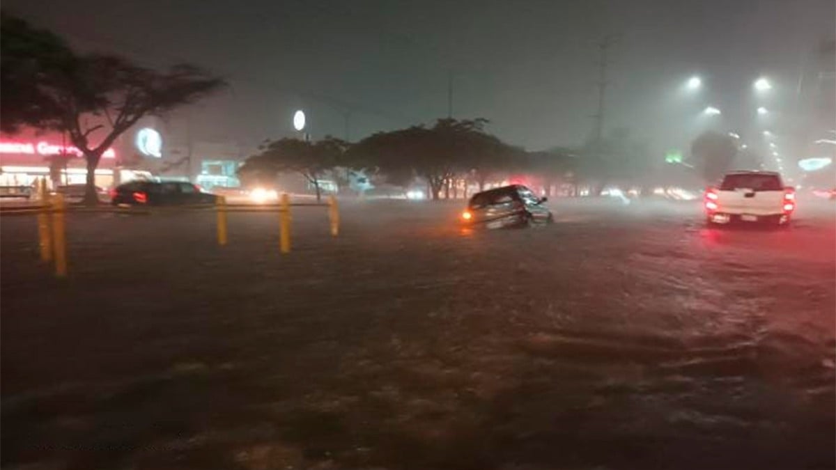 ¡Malecón va a su máxima capacidad y cierran la parte baja! Toma precauciones