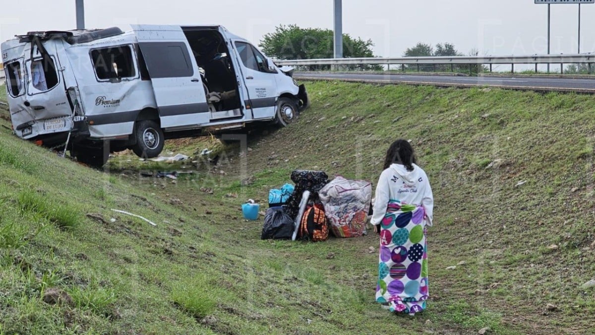 Peregrinos iban con fe rumbo a San Juan cuando un tráiler golpeó su van y volcaron
