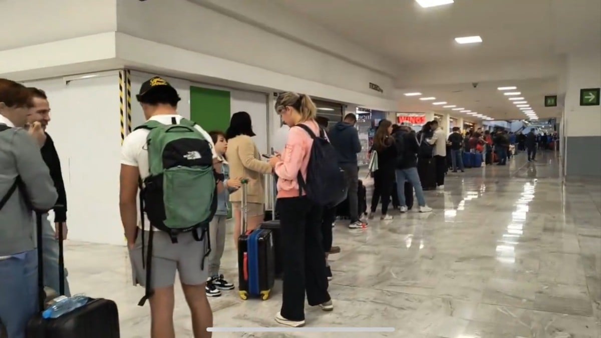 Falla informática afecta vuelos y negocios en el mundo