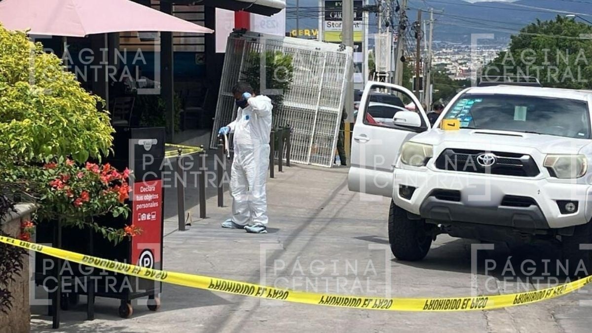 Cliente de marisquería Velas esperaba su comida cuando encapuchados le dispararon 4 veces