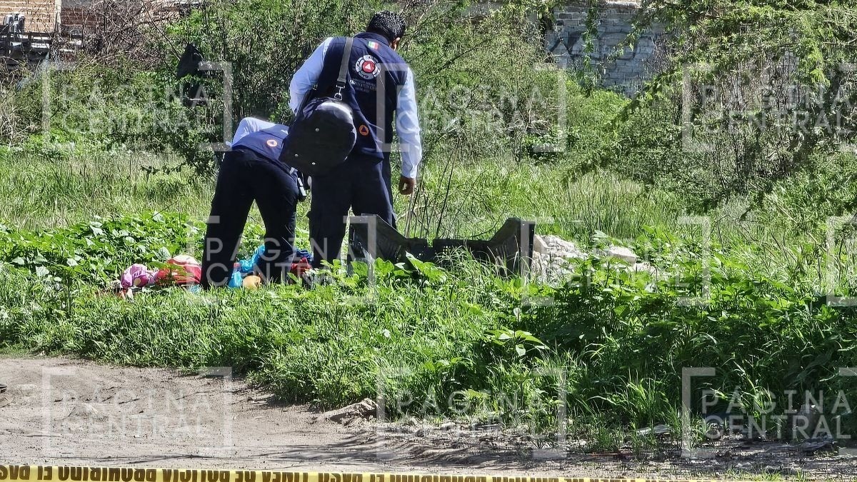 ¡Gran susto! Leoneses encuentran un cuerpo encobijado abandonado en un baldío