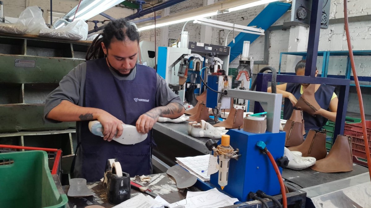 Pierde industria del calzado más de 8 mil empleos; culpan a competencia china