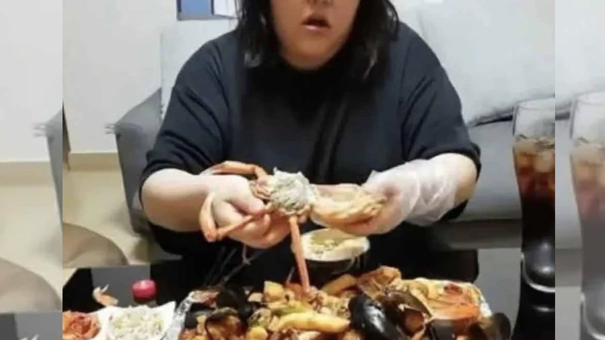 Infuencer de 24 años muere por comer en exceso para un reto y transmisión en vivo