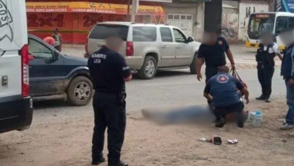 “¡No se mueve!“, Roberto iba por bulevar Aristóteles cuando lo atropelló una camioneta