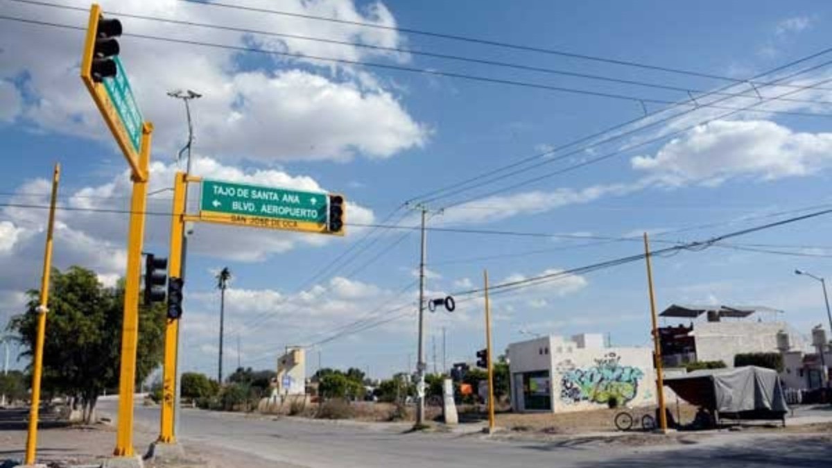 Esta es la razón por la que falla la mayoría de semáforos en León