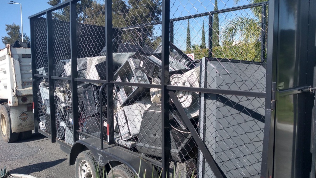 ¿Eres adulto mayor o tienes una discapacidad? Así recogen en tu casa residuos electrónicos