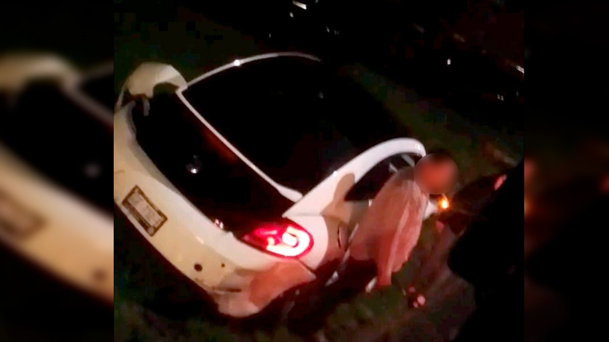 Carro intentó ganarle el paso al tren pero fue arrastrado, el conductor resultó herido