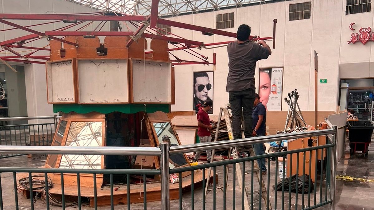 Por remodelación en Plaza Mayor, retiran tradicional carrusel