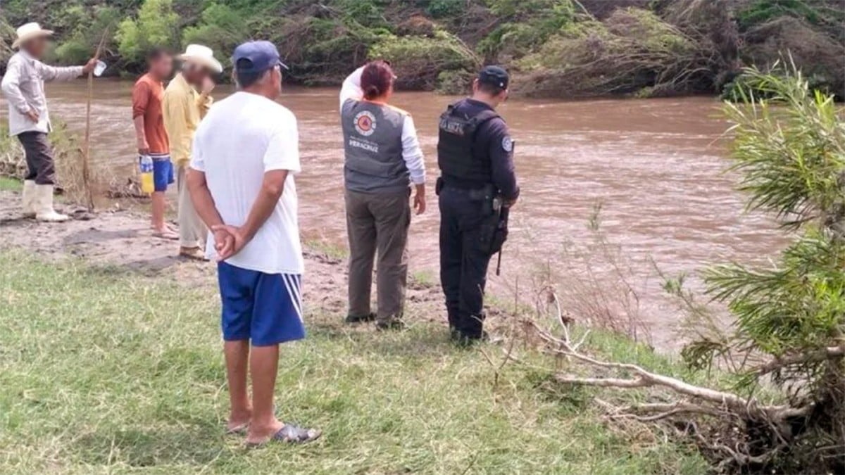 Mujer y niño mueren ahogados cuando disfrutaban de nadar en un río, otro menor desapareció
