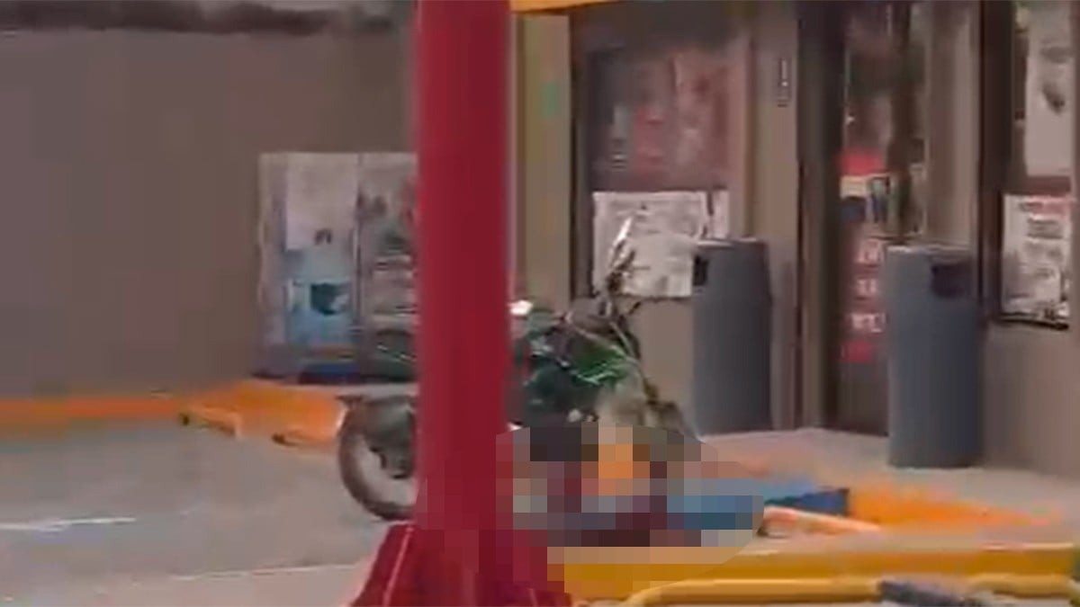 VIDEO Le cortan las manos a indigente y lo abandonan en la calle, lo acusan de robo