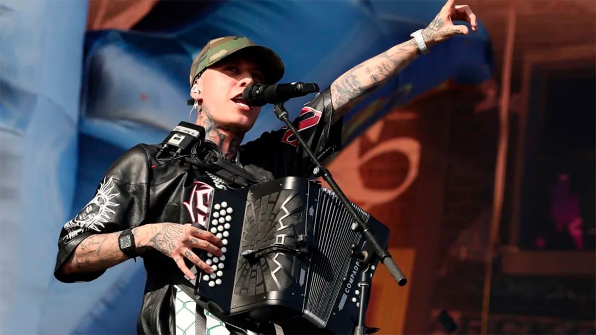 VIDEO Santa Fe Klan ‘se mocha’ con la cena y les invitó esto a sus fans luego de concierto