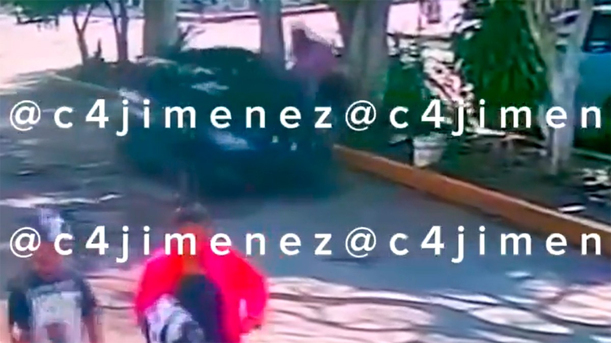 VIDEO Hombre daña a mujeres en la calle, lo graban y ya lo buscan las autoridades