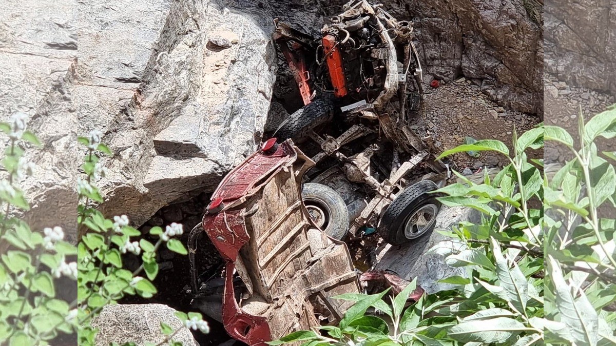 Turistas iban a divertirse con familiares, pero murieron al volcar Jeep y caer a barranco