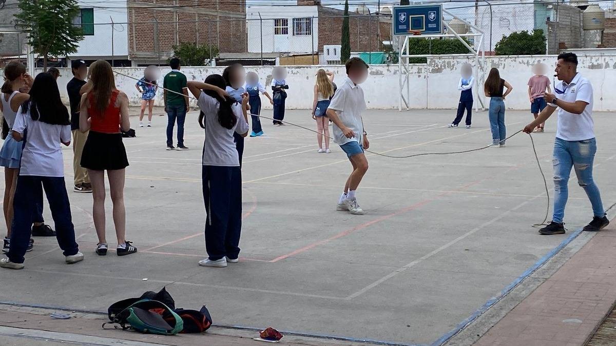 Busca Municipio psicólogos para dar atención integral en secundarias y prepas