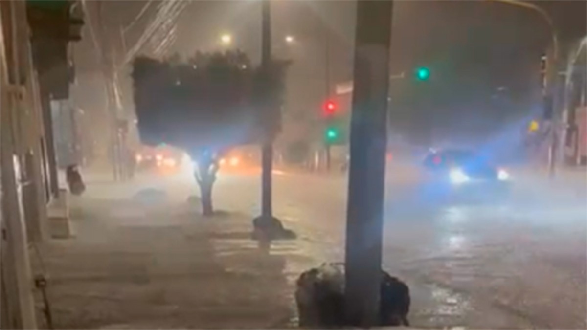 Reportan tormenta eléctrica y caída de granizo en León