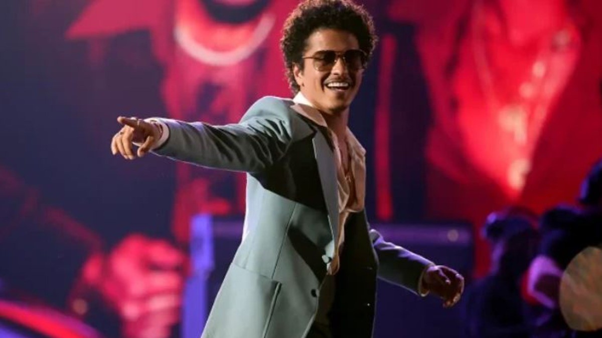 VIDEO Bruno Mars queda deslumbrado con fans en México; les dedica tiernas palabras