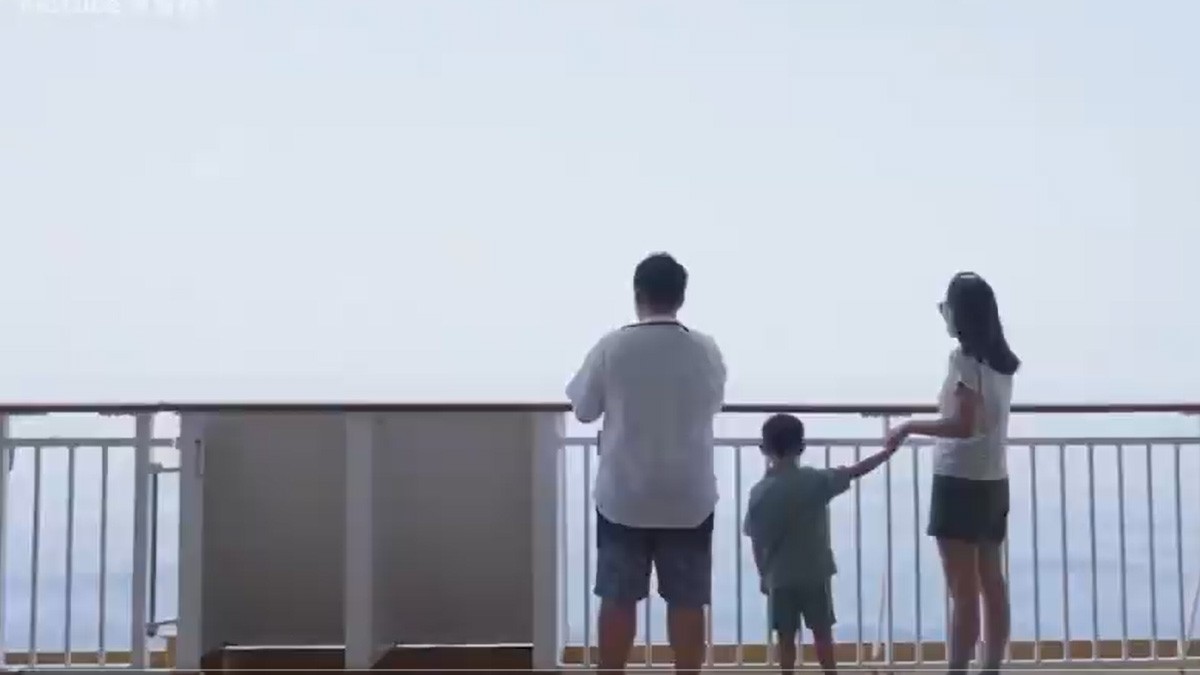 VIDEO Turistas en un crucero captan cuando un pasajero cae al mar y pierde la vida