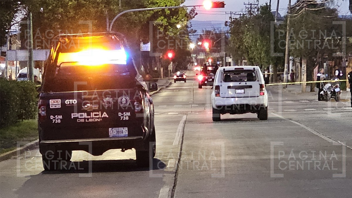 Motosicarios asesinan a balazos al conductor de una Jeep en el bulevar Hermanos Aldama