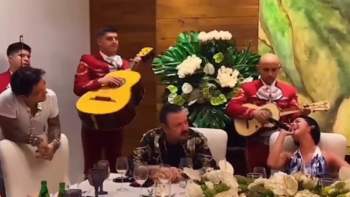 Este tierno momento de Christian Nodal enloqueció a sus fans