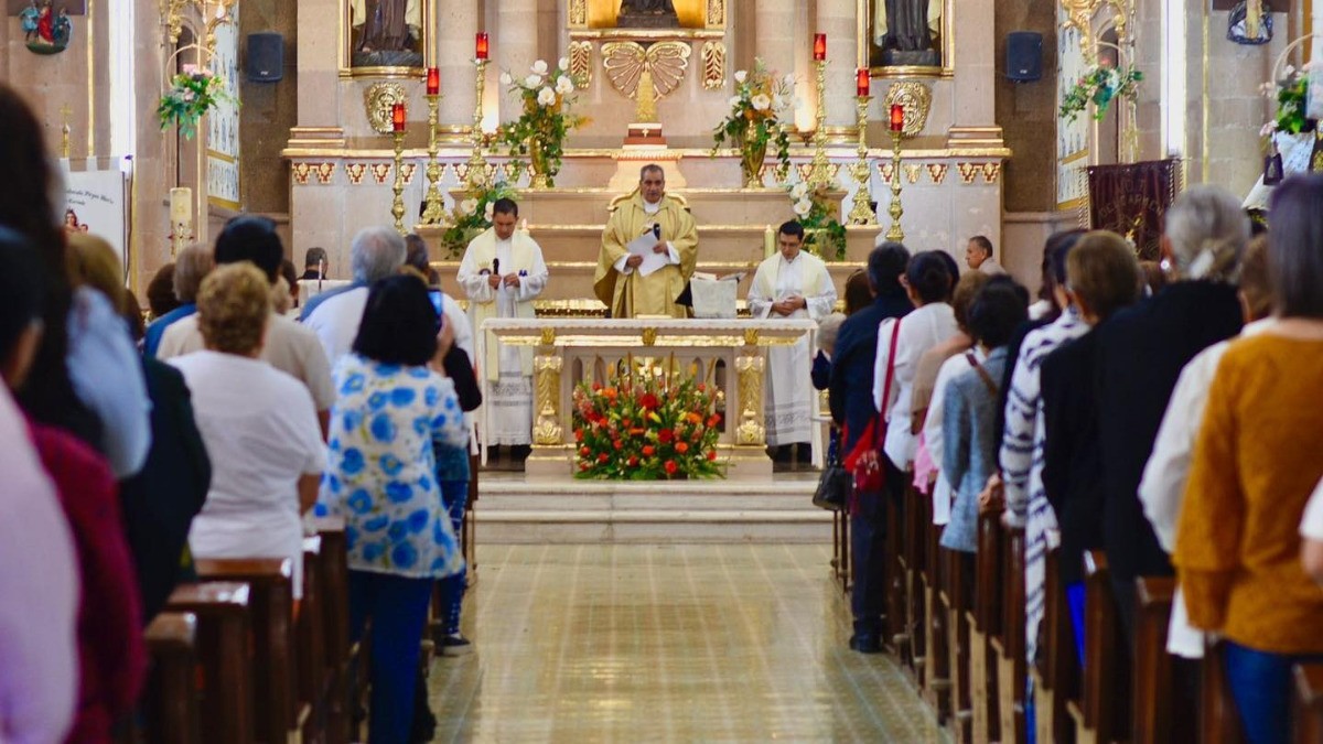 Faltan sacerdotes en Arquidiócesis de León; van solo una vez al mes a las comunidades