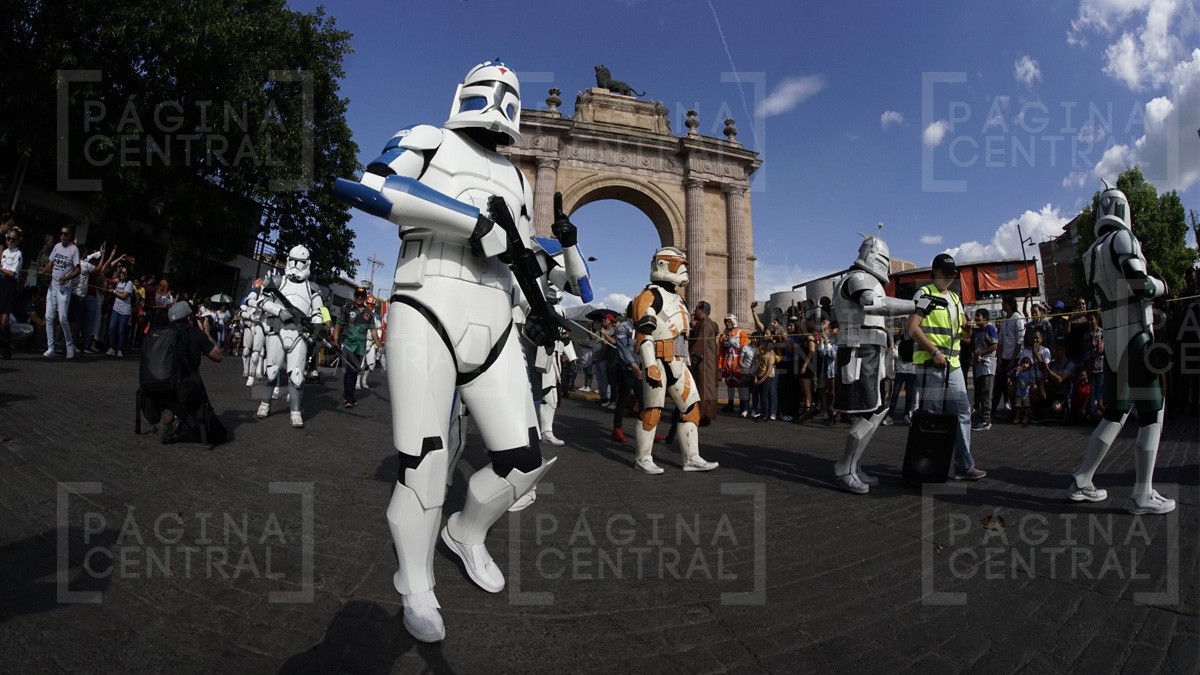 ¡Se sintió una perturbación en la fuerza! Cientos de leoneses marchan en honor a Star Wars