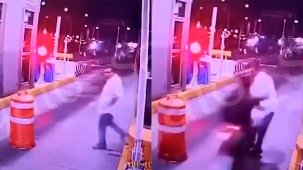 VIDEO Motociclista intentó pasar sin pagar la caseta de cuota y atropella a un cobrador