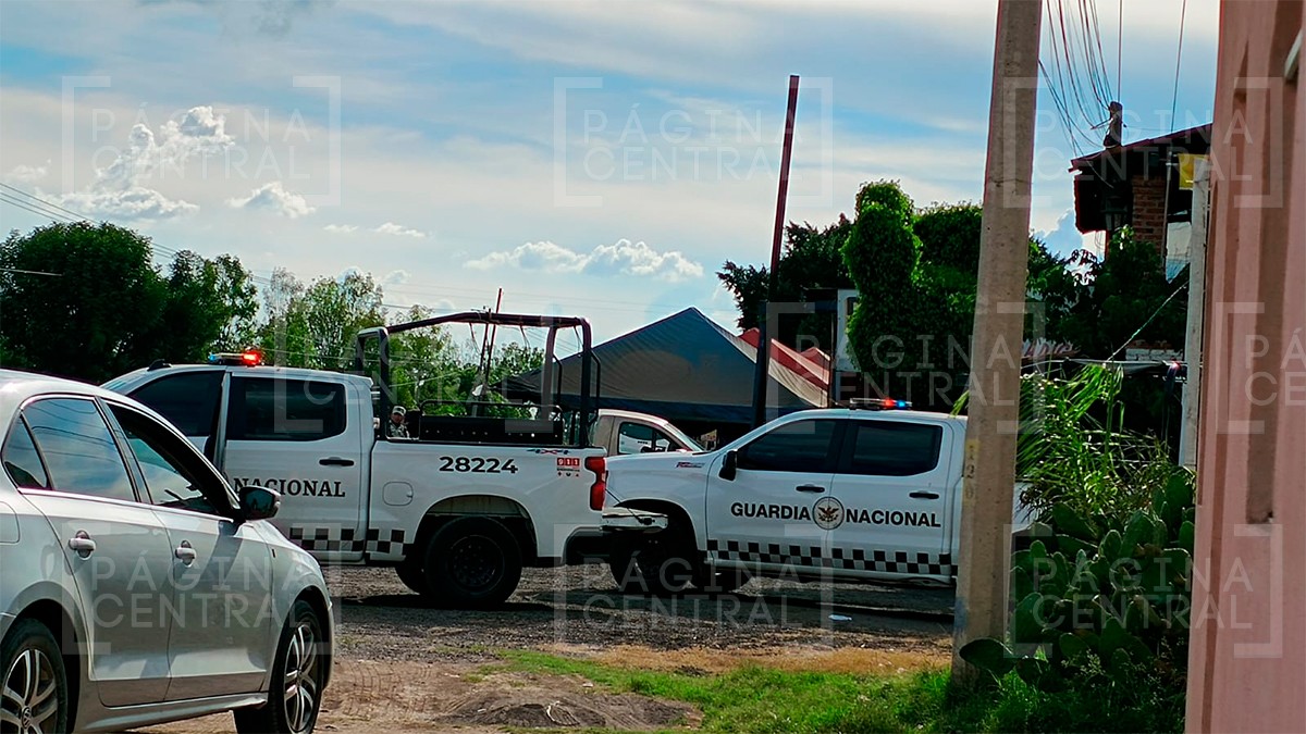 Atacan un puesto de carne asada, asesinan a un empleado y lesionan a otro