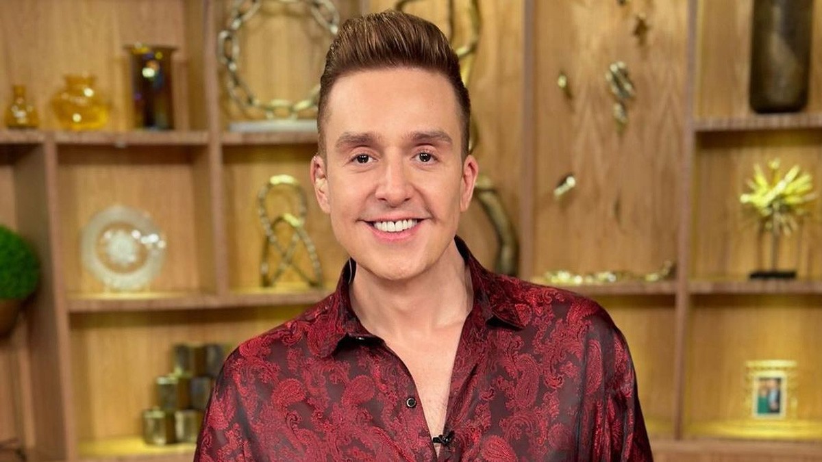 VIDEO ¡Una limpia! Daniel Bisogno sufre aparatosa caída al bajar escaleras, ¿cómo está?