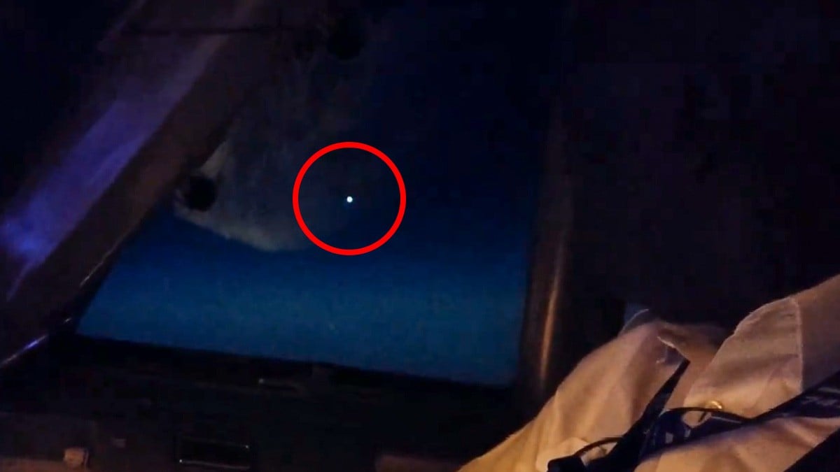 VIDEO Pilotos captan extraños ovnis que no aparecían en el radar