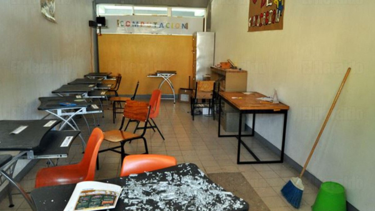 Delincuentes aprovecharon las vacaciones y se meten a 5 escuelas a robar y vandalizar