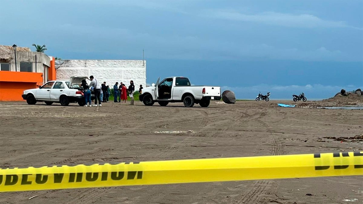 Mujer visita la playa para hacer yoga pero la encuentran flotando en el mar
