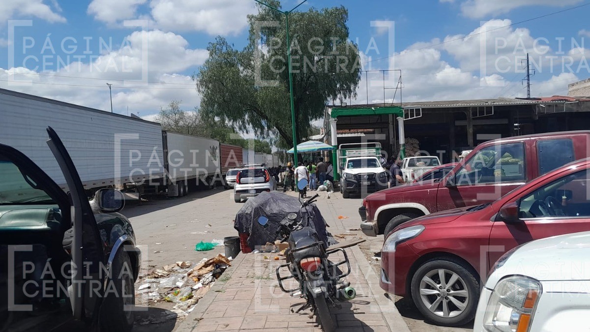 Bloqueo en 'Mercado Negro' deja pérdidas de hasta 5 millones de pesos