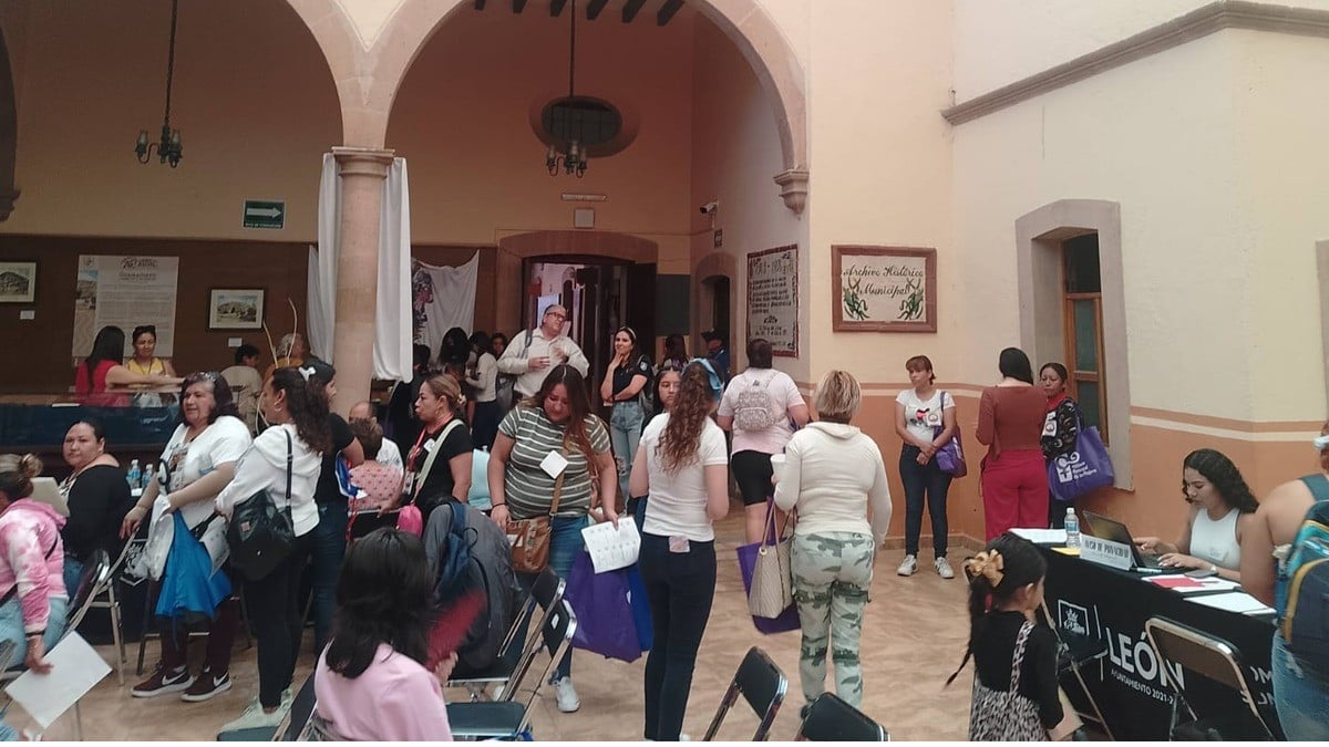 Dan una luz de esperanza con Feria de Servicios para familias buscadoras en León