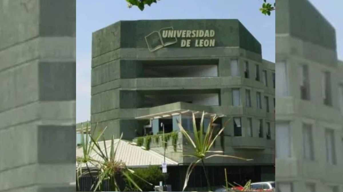 Denuncian alumnos de la UDL costos excesivos; convocan a manifestación