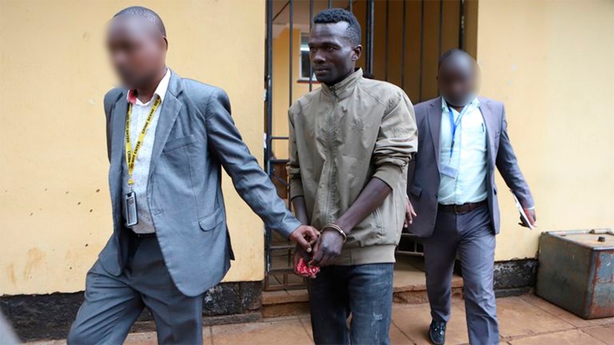 Asesino serial escapa de la policía, confesó haber matado a 42 mujeres