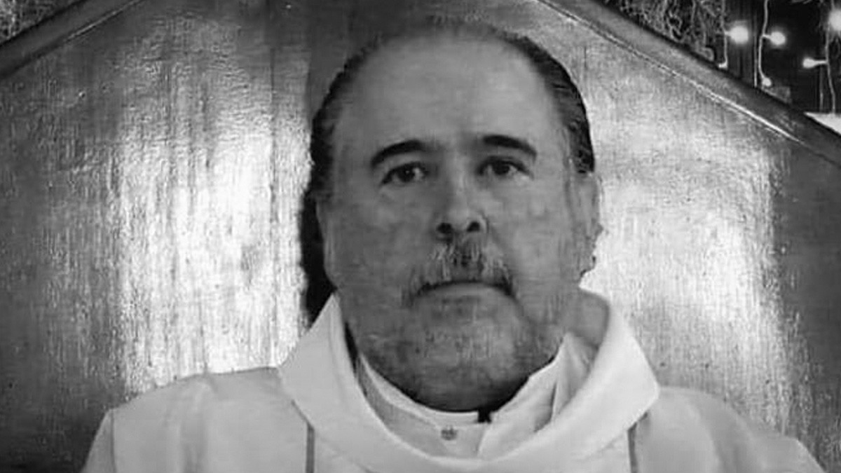 ¿De qué murió el sacerdote cuyo cuerpo fue encontrado en un puente? Esto reveló la autopsia