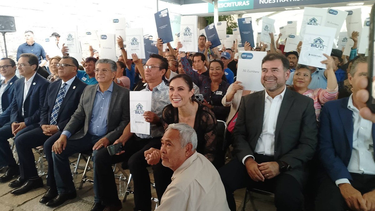 'Dormirán tranquilas' 350 familias de León, ¡ya tienen escrituras!