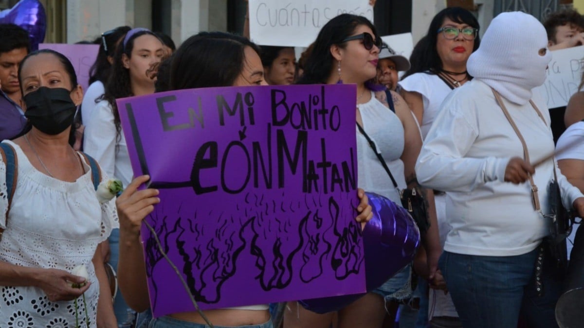 Señala grupo feminista presunto nuevo abuso de autoridad