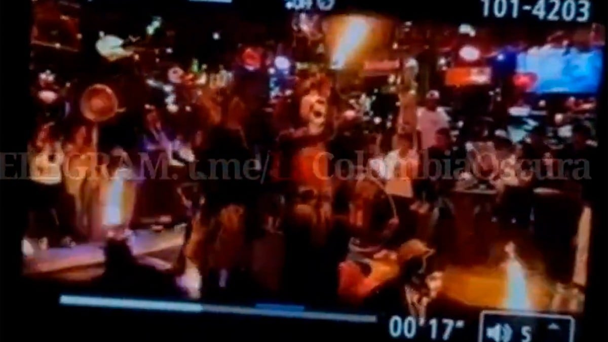 VIDEO Bailarina daba show en un restaurante, pero hizo un mal movimiento y le pasó esto