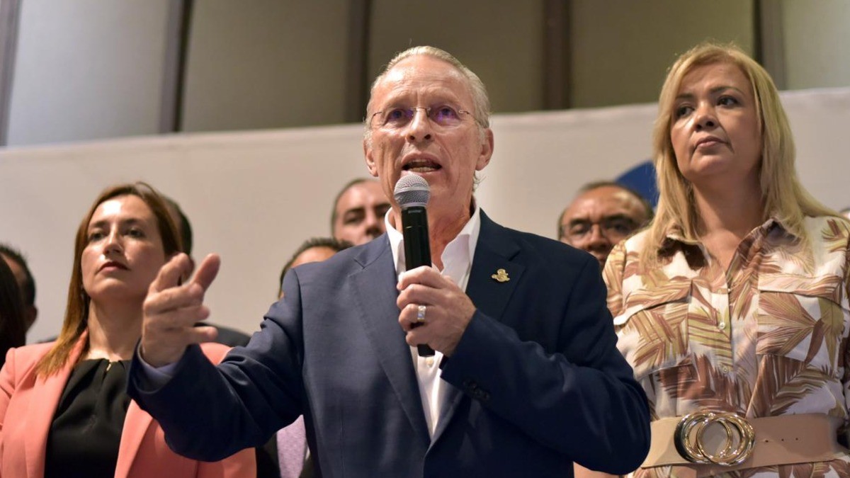 Coparmex exhorta a defender la democracia