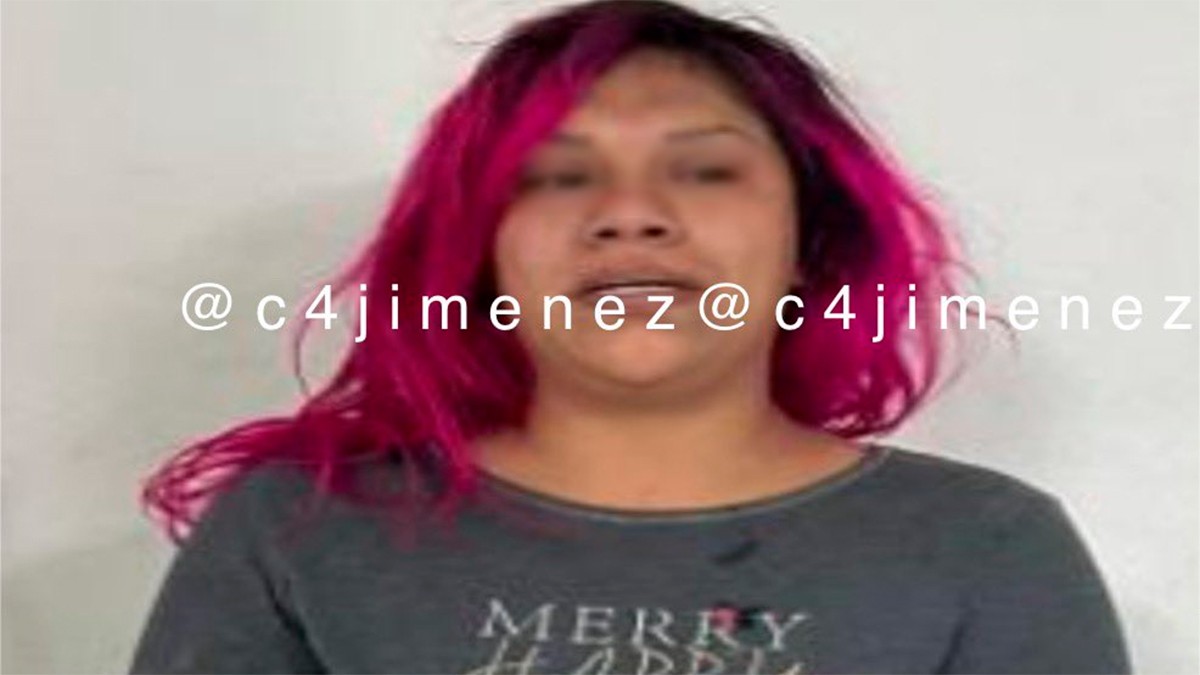 Mujer pelea con su novio por celos y termina atacándolo con un cuchillo, fue detenida