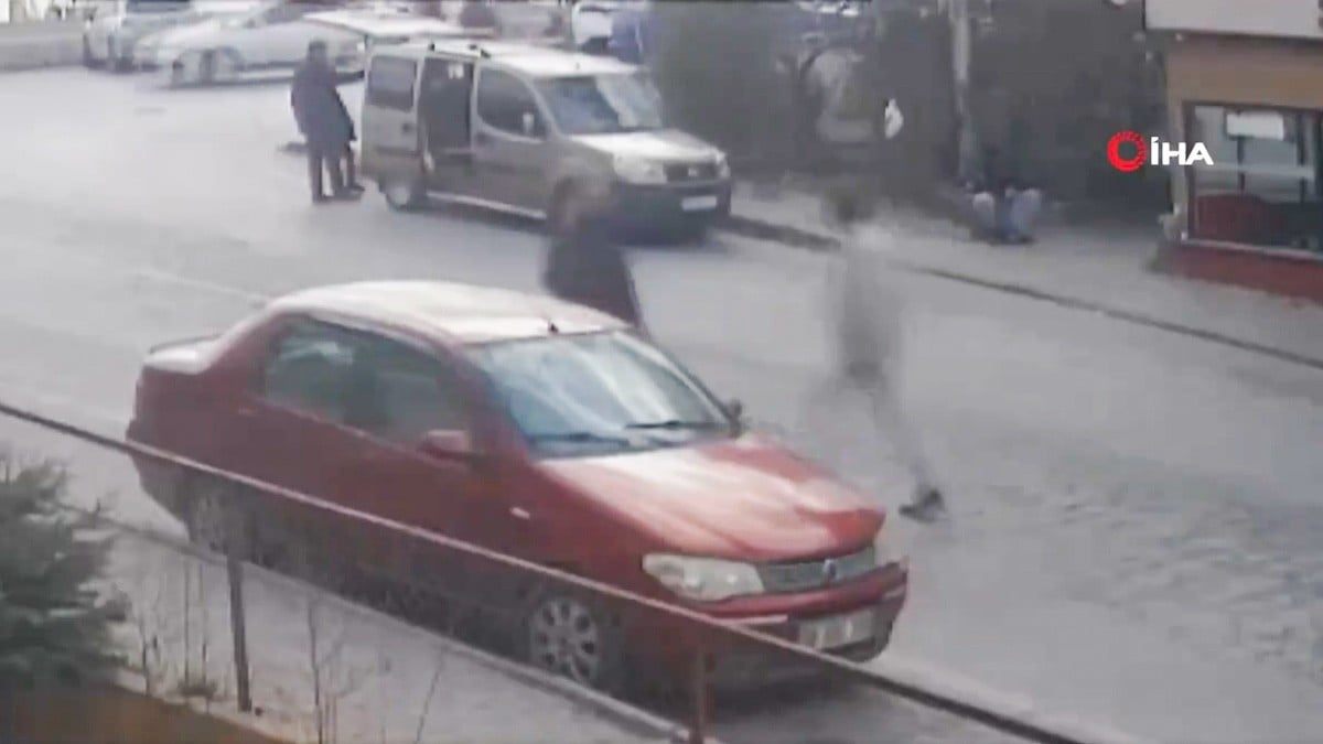 VIDEO Hombre agrede a su cuñado pero este saca un arma, le dispara y después lo atropella