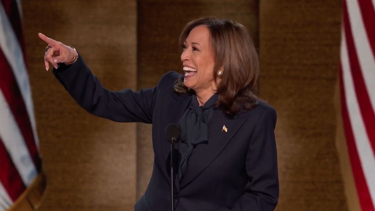 Kamala Harris promete regularizar a migrantes y asegurar la frontera en su discurso de aceptación