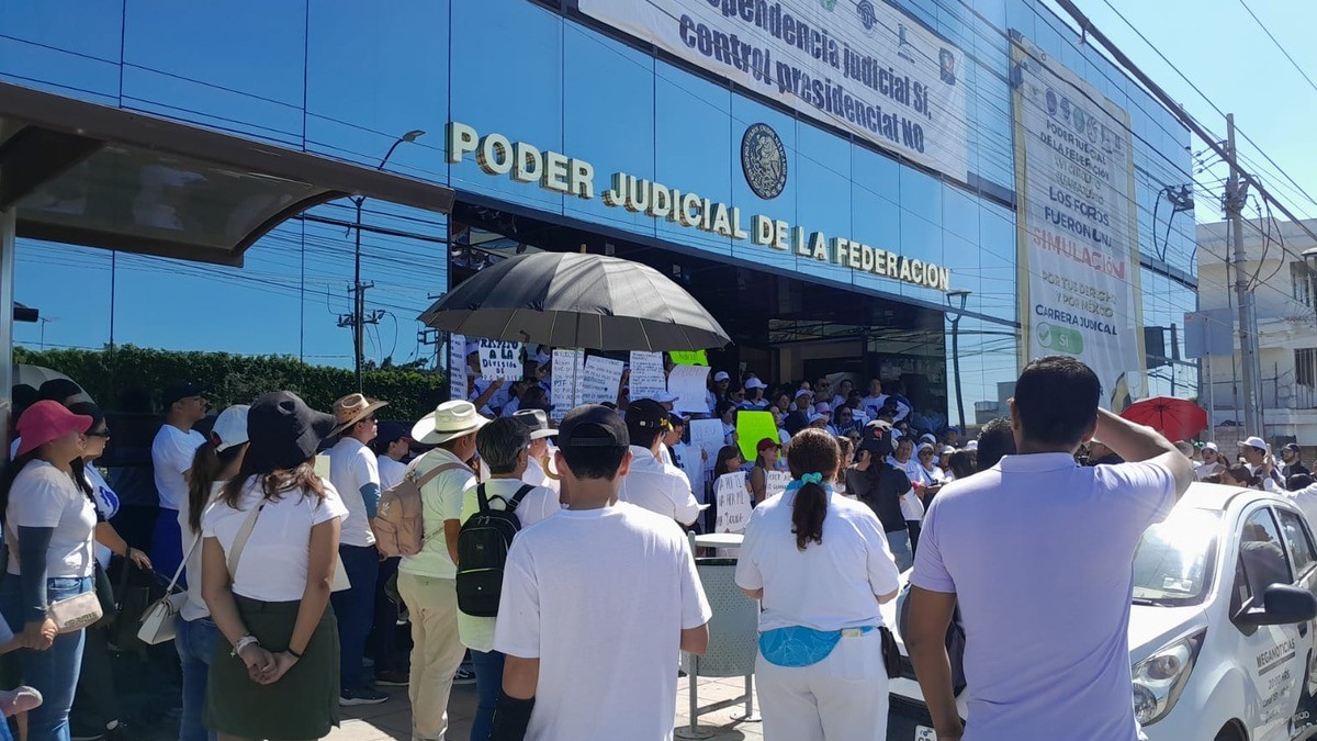 Pacientes oncológicos se unen a la marcha contra la reforma judicial