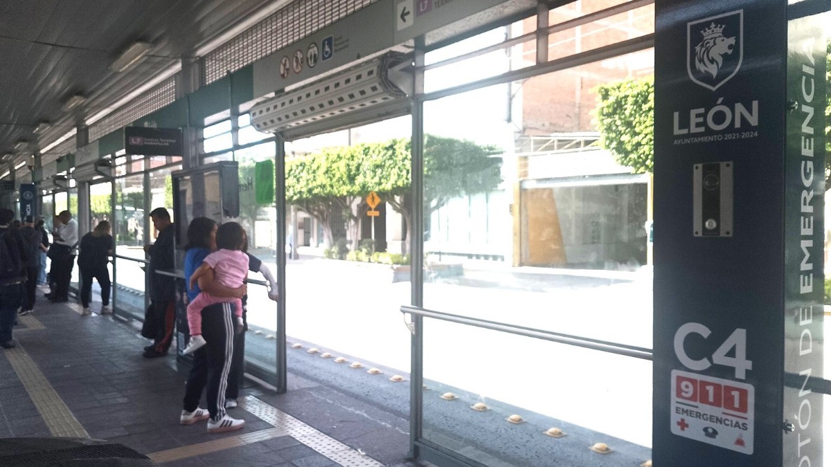 Ya operan 10 paraderos seguros en León con cámaras y alarma, conoce cuáles son