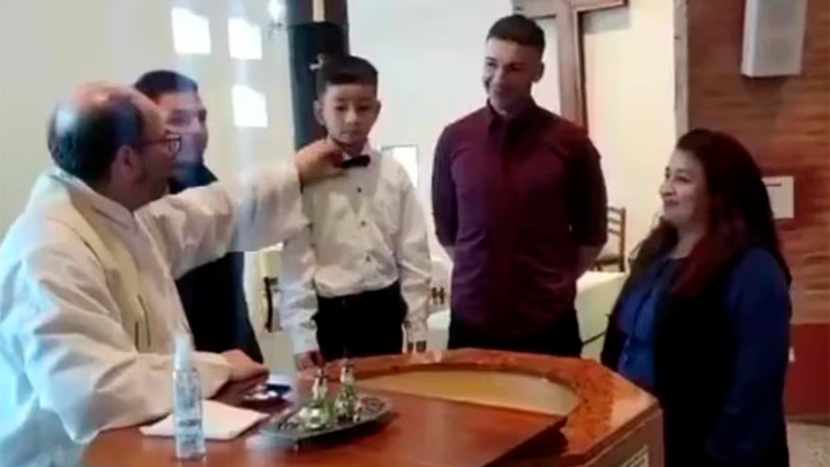 VIDEO Sacerdote pregunta a niño si quiere ser cristiano y él dice que prefiere ser Messi