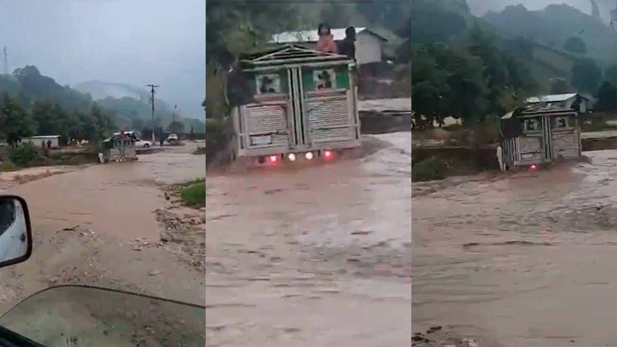 VIDEO Familia en una camioneta intenta cruzar arroyo, pero la arrastra la corriente