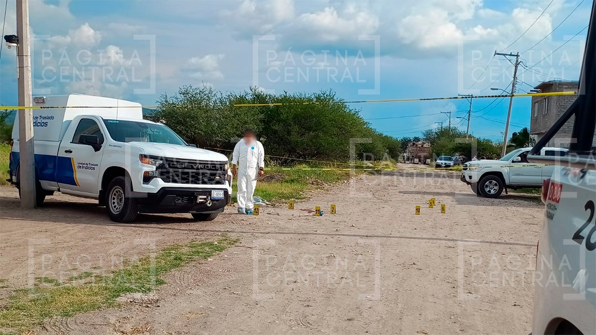Viajaban en una bicicleta cuando fueron atacados a balazos, un hombre y una mujer mueren