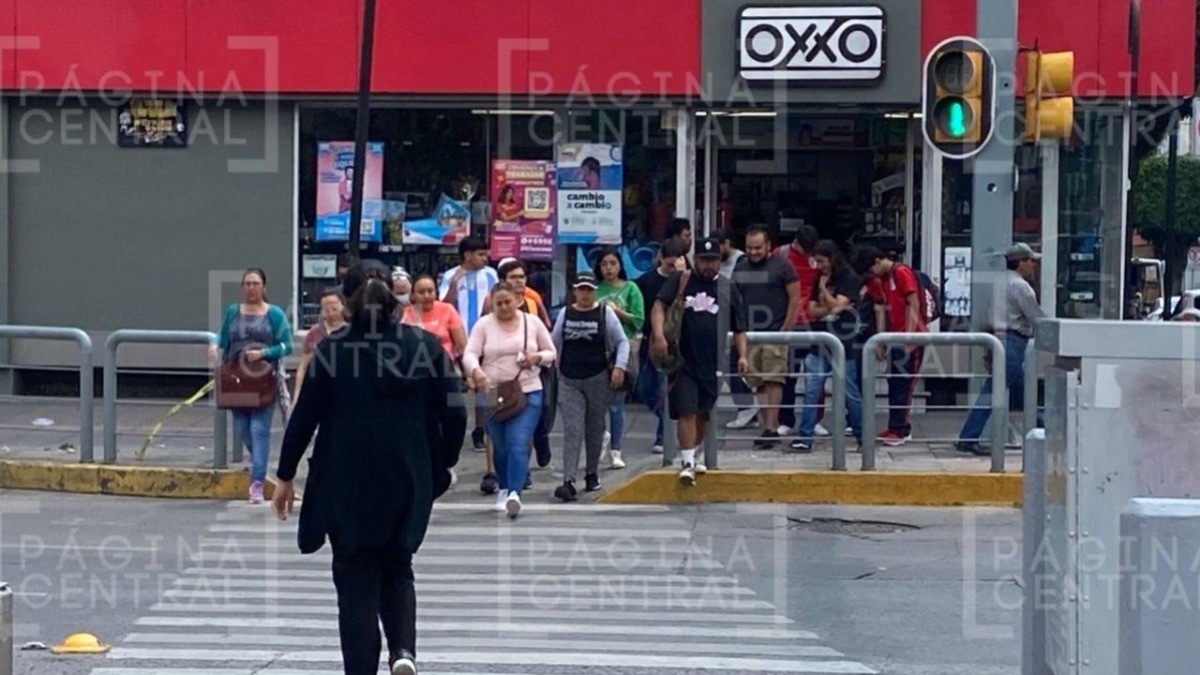 ¡'Torean' a los carros! Semáforo peatonal de López Mateos da pocos segundos para cruzar