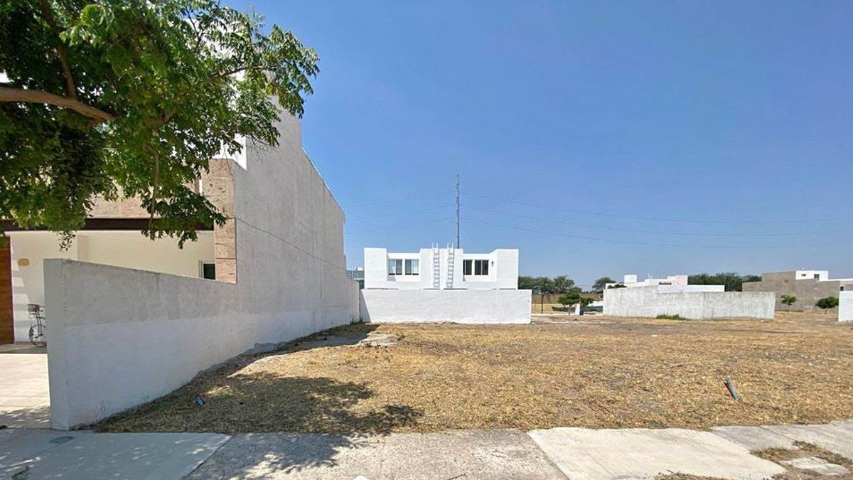 ¿Sabías que el Infonavit también te presta para comprar un terreno? Checa los requisitos